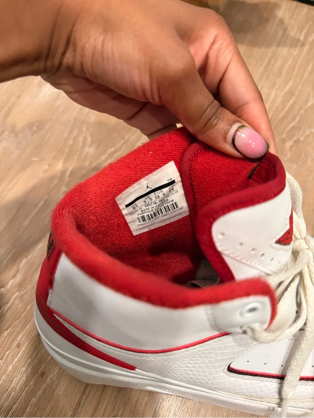 Air Jordan 2 Retro GS White Varsity Red 2010 – Size 6Y